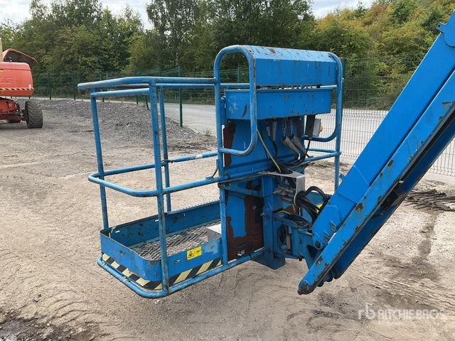 2011 Genie Z45/28 2WD Hybrid Articulating Boom Lift - Артикулираща платформа: снимка 4 2011 Genie Z45/28 2WD Hybrid Articulating Boom Lift - Артикулираща платформа: снимка 4