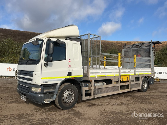 2012 DAF CF65.220 4x2 Sleeper Motorway Cushion Ve ... :Misc. Traffic Control Truck - Бордови камион: снимка 2 2012 DAF CF65.220 4x2 Sleeper Motorway Cushion Ve ... :Misc. Traffic Control Truck - Бордови камион: снимка 2