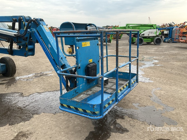 2012 Genie Z45/29 2WD Hybrid Articulating Boom Lift - Артикулираща платформа: снимка 4 2012 Genie Z45/29 2WD Hybrid Articulating Boom Lift - Артикулираща платформа: снимка 4