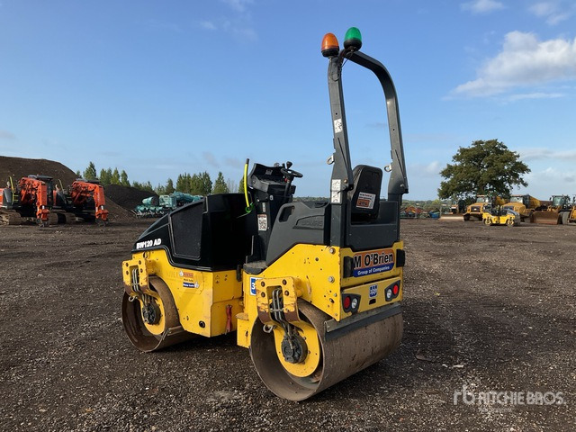 2015 Bomag 120AD-5 Double Drum Roller - Валяк: снимка 3 2015 Bomag 120AD-5 Double Drum Roller - Валяк: снимка 3