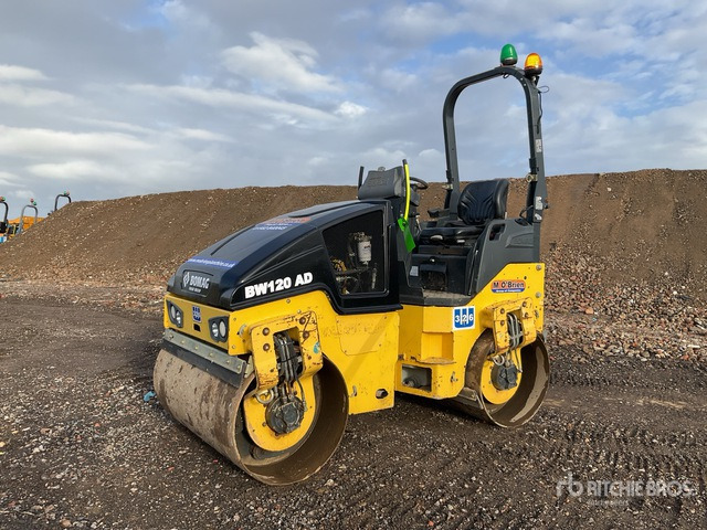 2015 Bomag 120AD-5 Double Drum Roller - Валяк: снимка 1 2015 Bomag 120AD-5 Double Drum Roller - Валяк: снимка 1