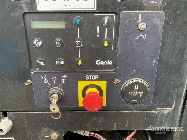 2015 Genie GS-5390 4x4 Diesel Scissor Lift - Ножична работна платформа: снимка 5 2015 Genie GS-5390 4x4 Diesel Scissor Lift - Ножична работна платформа: снимка 5