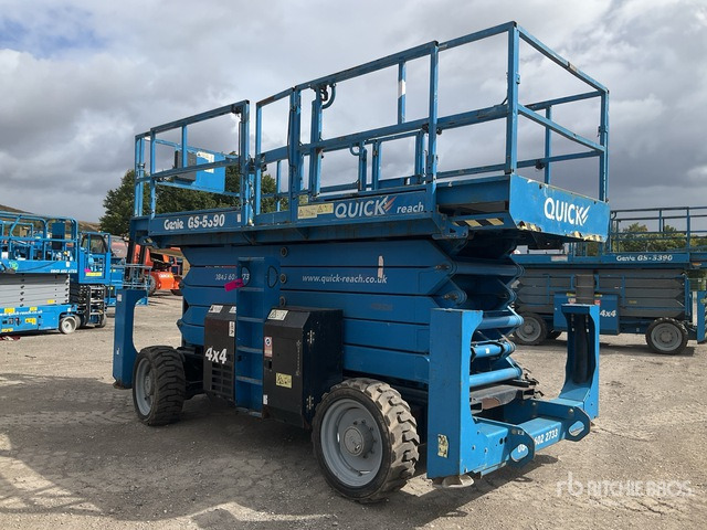 2015 Genie GS-5390 4x4 Diesel Scissor Lift - Ножична работна платформа: снимка 2 2015 Genie GS-5390 4x4 Diesel Scissor Lift - Ножична работна платформа: снимка 2