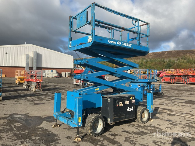 Ножична работна платформа 2015 Genie GS3369RT 4x4 Diesel Scissor Lift: снимка 1