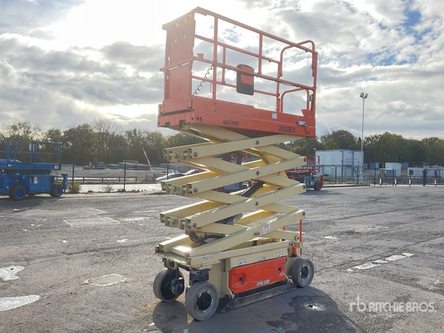Ножична работна платформа 2015 JLG 2632ES Electric Scissor Lift: снимка 1