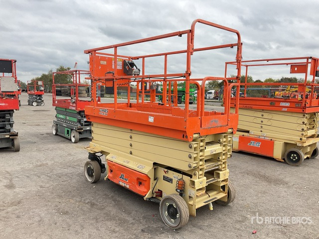 2016 JLG 3246ES 2016 JLG 3246 ES Scissor Lift Scissor Lift - Ножична работна платформа: снимка 4 2016 JLG 3246ES 2016 JLG 3246 ES Scissor Lift Scissor Lift - Ножична работна платформа: снимка 4