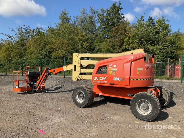 2016 JLG 520AJ 4WD Diesel Articulating Boom Lift - Артикулираща платформа: снимка 4 2016 JLG 520AJ 4WD Diesel Articulating Boom Lift - Артикулираща платформа: снимка 4
