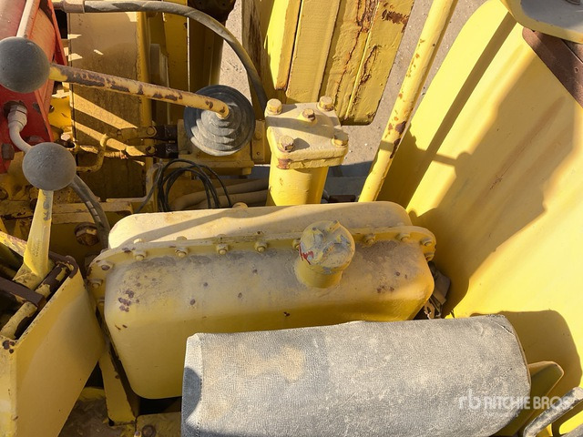 1967 Cat 572E Pipelayer - Тръбополагач: снимка 5 1967 Cat 572E Pipelayer - Тръбополагач: снимка 5