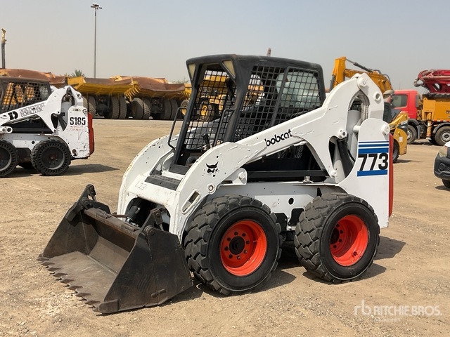 2001 Bobcat 773 - Мини челен товарач: снимка 1 2001 Bobcat 773 - Мини челен товарач: снимка 1