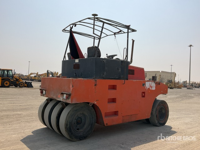 2001 Hamm GRW18 8 Wheel Pneumatic Roller - Пневматичен валяк: снимка 4 2001 Hamm GRW18 8 Wheel Pneumatic Roller - Пневматичен валяк: снимка 4