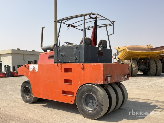 2001 Hamm GRW18 8 Wheel Pneumatic Roller - Пневматичен валяк: снимка 3 2001 Hamm GRW18 8 Wheel Pneumatic Roller - Пневматичен валяк: снимка 3