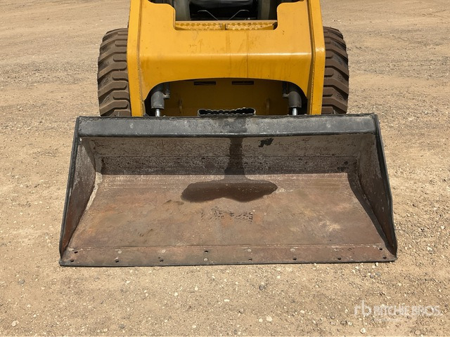 2002 Cat 226 - Мини челен товарач: снимка 5 2002 Cat 226 - Мини челен товарач: снимка 5