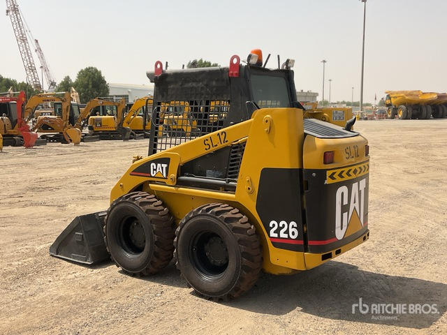 2002 Cat 226 - Мини челен товарач: снимка 4 2002 Cat 226 - Мини челен товарач: снимка 4