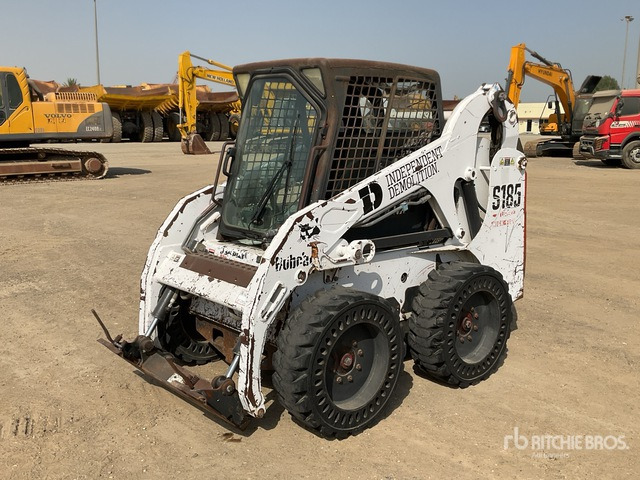 2004 Bobcat S185 - Мини челен товарач: снимка 2 2004 Bobcat S185 - Мини челен товарач: снимка 2