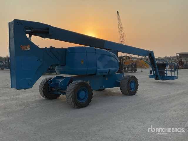 2005 JLG 800AJ 4WD Diesel Articulating Boom Lift - Артикулираща платформа: снимка 4 2005 JLG 800AJ 4WD Diesel Articulating Boom Lift - Артикулираща платформа: снимка 4