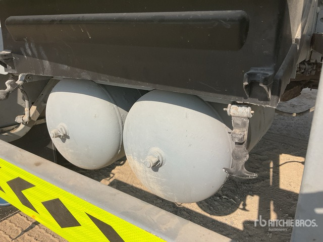 2005 Volvo FM12-380 6x4 T/A Dump Truck - Самосвал камион: снимка 4 2005 Volvo FM12-380 6x4 T/A Dump Truck - Самосвал камион: снимка 4