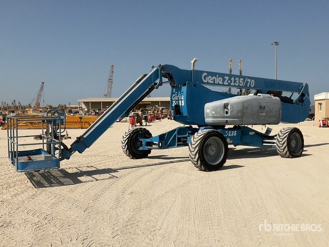 2006 Genie Z135/70 4WD Diesel Articulating Boom Lift - Артикулираща платформа: снимка 1 2006 Genie Z135/70 4WD Diesel Articulating Boom Lift - Артикулираща платформа: снимка 1
