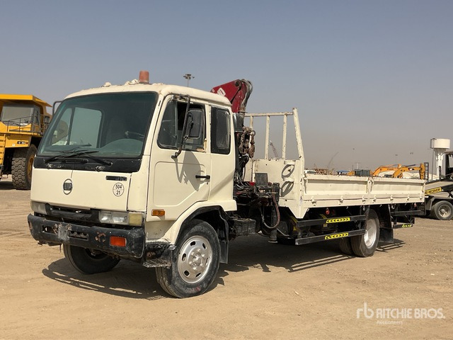 2006 Nissan MK210 2006 HMF 683K1 Knuckle Boom on 4x2 Flatbed Truck with Crane - Бордови камион, Камион с кран: снимка 1 2006 Nissan MK210 2006 HMF 683K1 Knuckle Boom on 4x2 Flatbed Truck with Crane - Бордови камион, Камион с кран: снимка 1