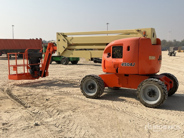2007 JLG 450AJ 4WD Diesel Articulating Boom Lift - Артикулираща платформа: снимка 2 2007 JLG 450AJ 4WD Diesel Articulating Boom Lift - Артикулираща платформа: снимка 2