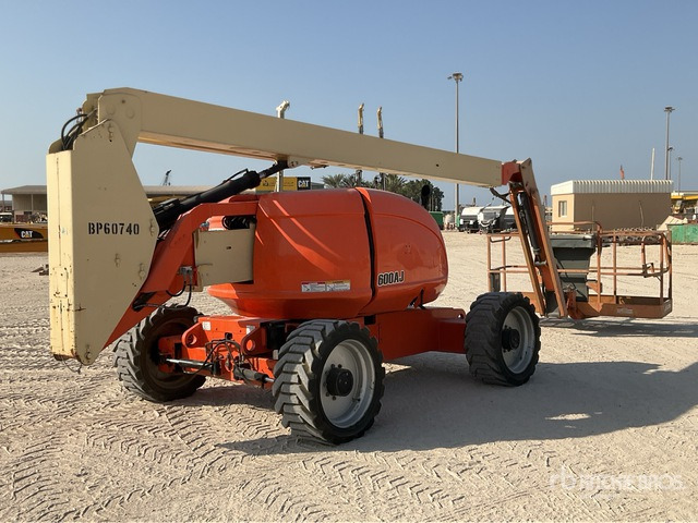 2007 JLG 600AJ 4WD Gasoline Articulating Boom Lift - Артикулираща платформа: снимка 5 2007 JLG 600AJ 4WD Gasoline Articulating Boom Lift - Артикулираща платформа: снимка 5
