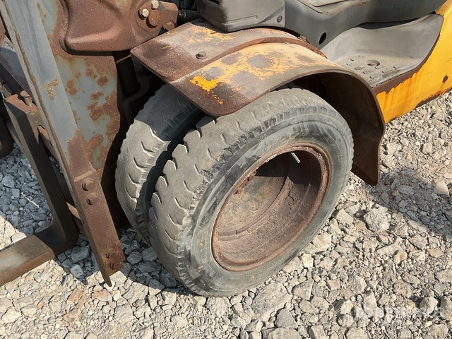 2007 Komatsu FD25T-16 2.5 ton (Inoperable) Forklift - Дизелов мотокар: снимка 4 2007 Komatsu FD25T-16 2.5 ton (Inoperable) Forklift - Дизелов мотокар: снимка 4