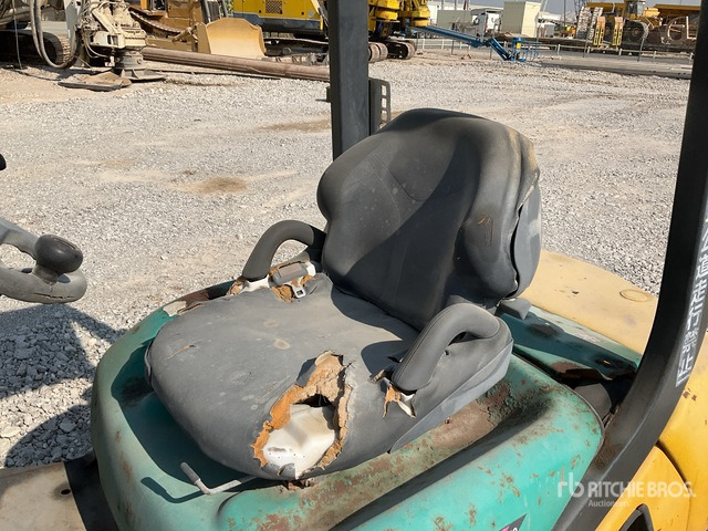 2007 Komatsu FD25T-16 2.5 ton (Inoperable) Forklift - Дизелов мотокар: снимка 5 2007 Komatsu FD25T-16 2.5 ton (Inoperable) Forklift - Дизелов мотокар: снимка 5