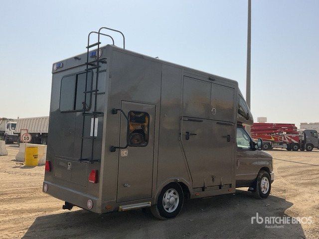 2008 Ford F-350 4x2 Horse Transporting Truck :Misc. Truck - Камион за коне: снимка 4 2008 Ford F-350 4x2 Horse Transporting Truck :Misc. Truck - Камион за коне: снимка 4