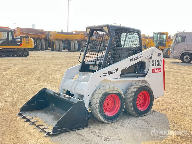 2010 Bobcat S130 - Мини челен товарач: снимка 1 2010 Bobcat S130 - Мини челен товарач: снимка 1