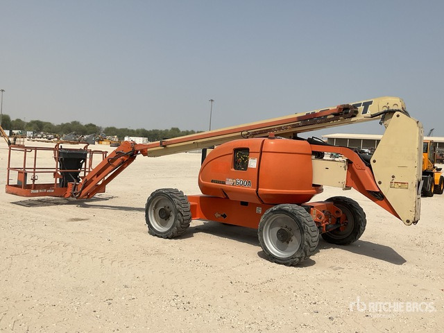 2010 JLG 600AJ 4WD Diesel Articulating Boom Lift - Артикулираща платформа: снимка 4 2010 JLG 600AJ 4WD Diesel Articulating Boom Lift - Артикулираща платформа: снимка 4