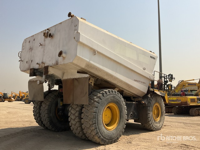 2010 Komatsu HD465-7R 50000 L Water Wagon - Кариерен самосвал: снимка 4 2010 Komatsu HD465-7R 50000 L Water Wagon - Кариерен самосвал: снимка 4