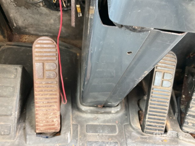 2010 Komatsu HD465-7R 50000 L Water Wagon - Кариерен самосвал: снимка 5 2010 Komatsu HD465-7R 50000 L Water Wagon - Кариерен самосвал: снимка 5