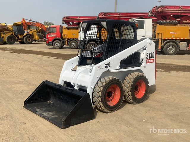2011 Bobcat S130 - Мини челен товарач: снимка 1 2011 Bobcat S130 - Мини челен товарач: снимка 1