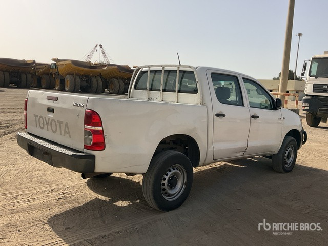 2011 Toyota Hilux 4x4 Crew Cab Pickup - Пикап: снимка 3 2011 Toyota Hilux 4x4 Crew Cab Pickup - Пикап: снимка 3