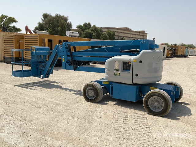 2012 Genie Z-45/25J 2WD Diesel Articulating Boom Lift - Артикулираща платформа: снимка 3 2012 Genie Z-45/25J 2WD Diesel Articulating Boom Lift - Артикулираща платформа: снимка 3