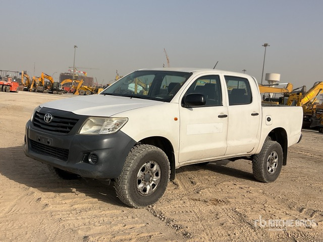 2012 Toyota Hilux 4x4 Crew Cab Pickup - Пикап: снимка 1 2012 Toyota Hilux 4x4 Crew Cab Pickup - Пикап: снимка 1