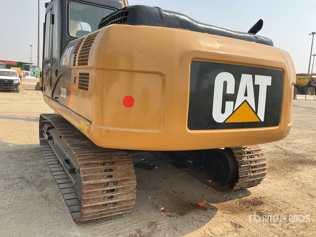 2013 Cat 320D2 - Верижен багер: снимка 4 2013 Cat 320D2 - Верижен багер: снимка 4