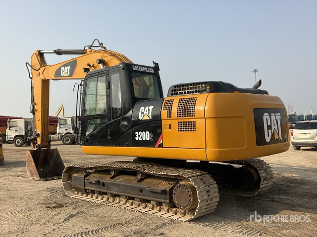 2013 Cat 320D2 - Верижен багер: снимка 3 2013 Cat 320D2 - Верижен багер: снимка 3