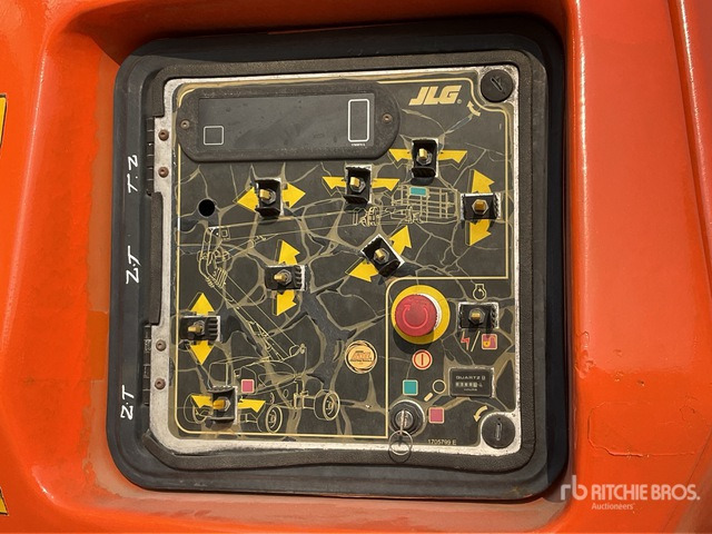 2013 JLG 1250AJP 4WD Diesel Articulating Boom Lift - Артикулираща платформа: снимка 4 2013 JLG 1250AJP 4WD Diesel Articulating Boom Lift - Артикулираща платформа: снимка 4