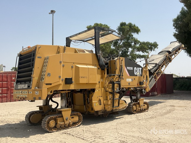2014 Cat PM-200 Tracked Cold Planer - Пътна фреза: снимка 3 2014 Cat PM-200 Tracked Cold Planer - Пътна фреза: снимка 3