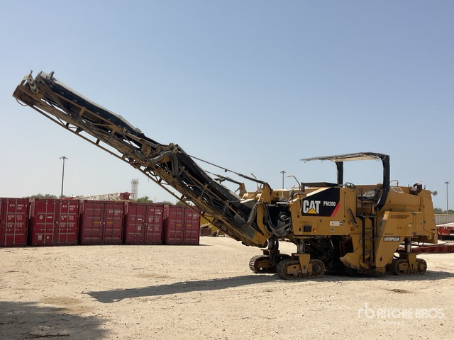 2014 Cat PM-200 Tracked Cold Planer - Пътна фреза: снимка 1 2014 Cat PM-200 Tracked Cold Planer - Пътна фреза: снимка 1