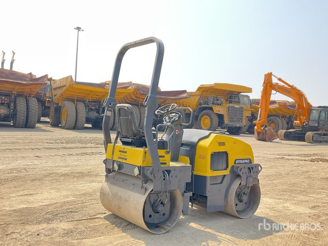 2014 Dynapac CC1200 - Валяк: снимка 4 2014 Dynapac CC1200 - Валяк: снимка 4