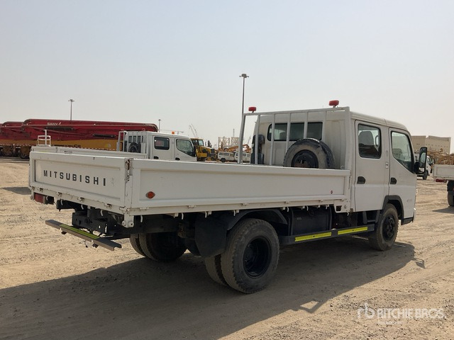 2014 Mitsubishi Canter 4x2 Crew Cab Flatbed Truck - Бордови камион: снимка 4 2014 Mitsubishi Canter 4x2 Crew Cab Flatbed Truck - Бордови камион: снимка 4