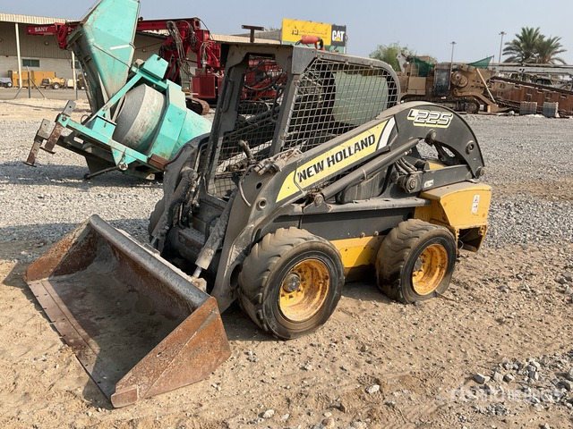 2014 New Holland L225 (Inoperable) Skid Steer Loader - Мини челен товарач: снимка 2 2014 New Holland L225 (Inoperable) Skid Steer Loader - Мини челен товарач: снимка 2