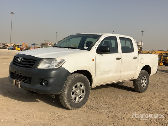 2014 Toyota Hilux 4x4 Crew Cab Pickup - Пикап: снимка 1 2014 Toyota Hilux 4x4 Crew Cab Pickup - Пикап: снимка 1