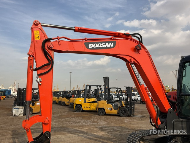 2015 Doosan DX60 Mini Excavator: <6.6t - Мини багер: снимка 3 2015 Doosan DX60 Mini Excavator: <6.6t - Мини багер: снимка 3