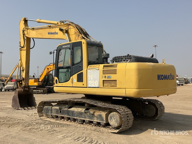 2016 Komatsu PC220-8M0 Tracked Excavator - Верижен багер: снимка 3 2016 Komatsu PC220-8M0 Tracked Excavator - Верижен багер: снимка 3