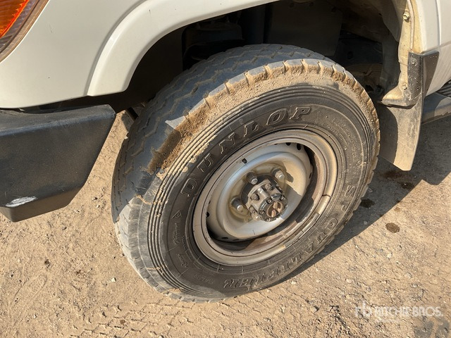 2016 Toyota Land Cruiser 76R 4x4 SUV - Джип: снимка 4 2016 Toyota Land Cruiser 76R 4x4 SUV - Джип: снимка 4