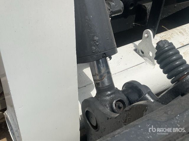 2018 Bobcat S450 - Мини челен товарач: снимка 5 2018 Bobcat S450 - Мини челен товарач: снимка 5