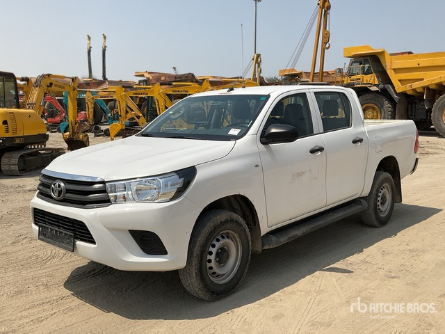 2018 Toyota Hilux 4x4 Crew Cab Pickup - Пикап: снимка 2 2018 Toyota Hilux 4x4 Crew Cab Pickup - Пикап: снимка 2