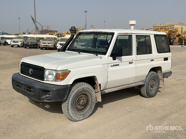 2018 Toyota Land Cruiser 76L 4x4 SUV - Джип: снимка 2 2018 Toyota Land Cruiser 76L 4x4 SUV - Джип: снимка 2